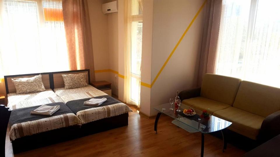 Family Hotel Solar Central Slantchev Briag Extérieur photo
