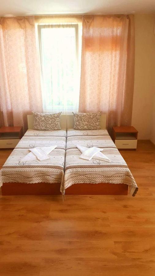 Family Hotel Solar Central Slantchev Briag Extérieur photo