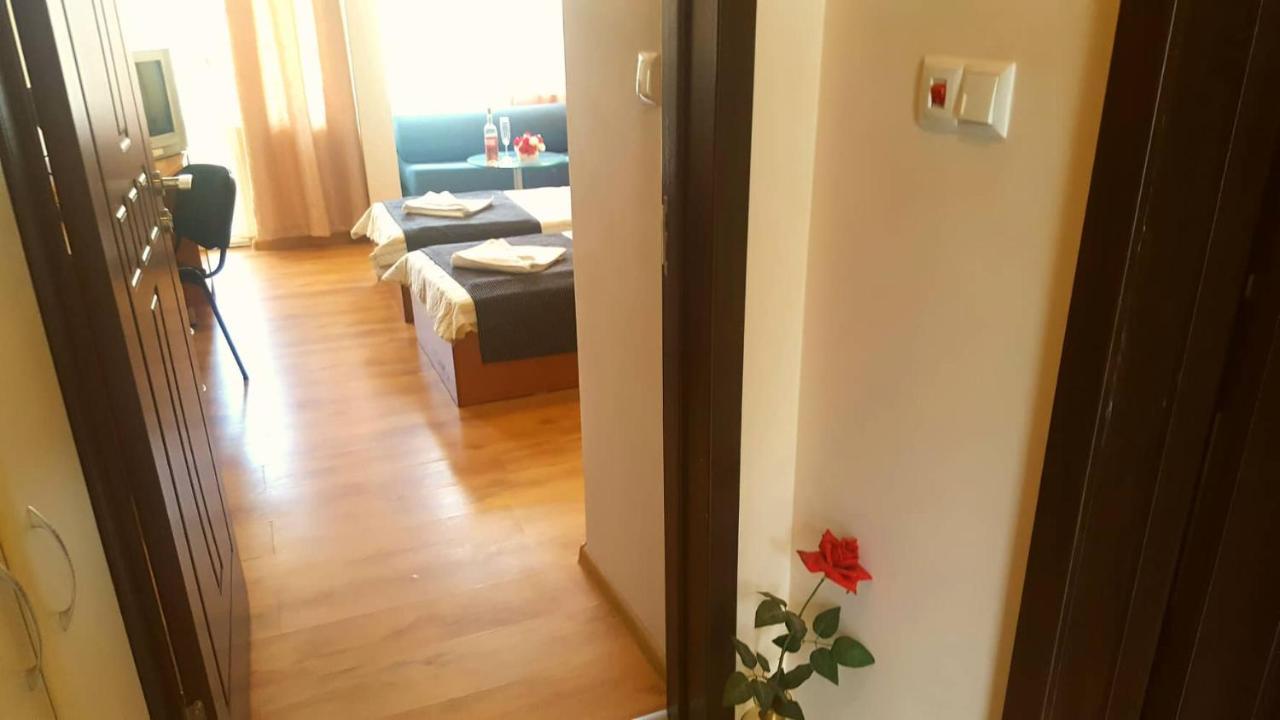 Family Hotel Solar Central Slantchev Briag Extérieur photo