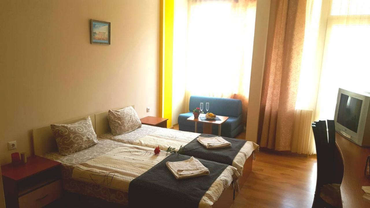 Family Hotel Solar Central Slantchev Briag Extérieur photo