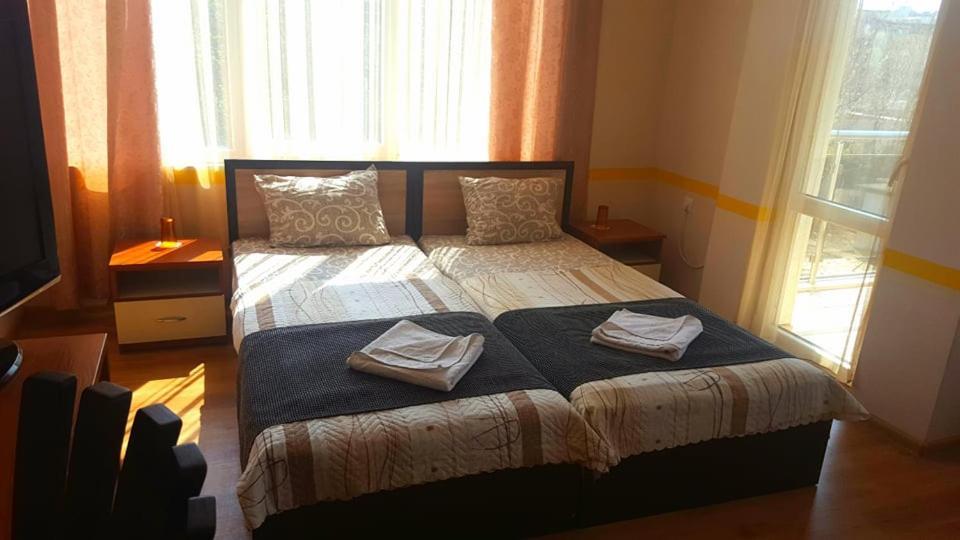 Family Hotel Solar Central Slantchev Briag Extérieur photo
