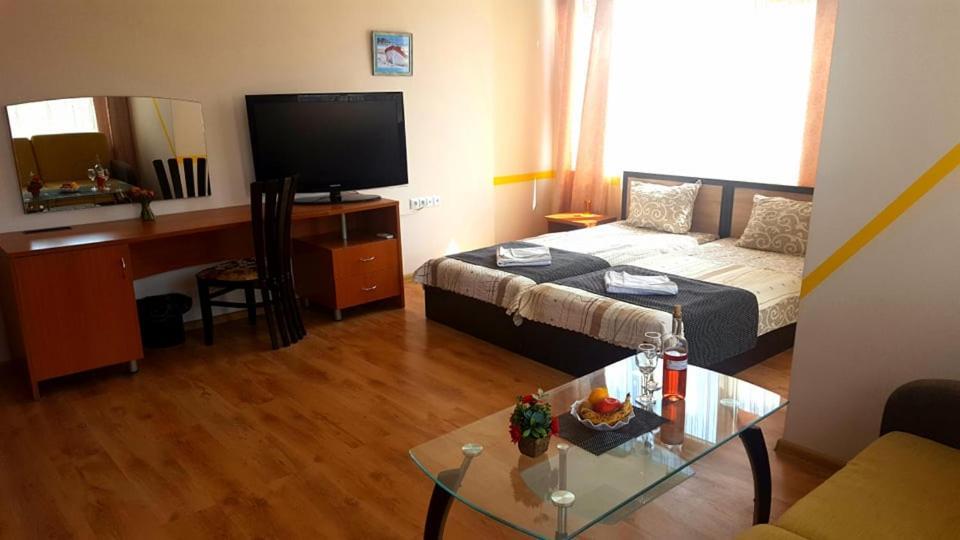 Family Hotel Solar Central Slantchev Briag Extérieur photo