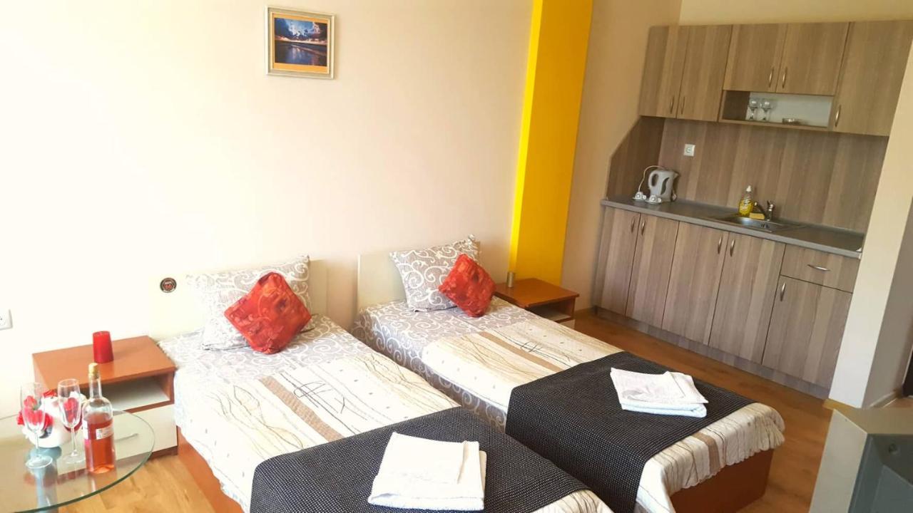 Family Hotel Solar Central Slantchev Briag Extérieur photo